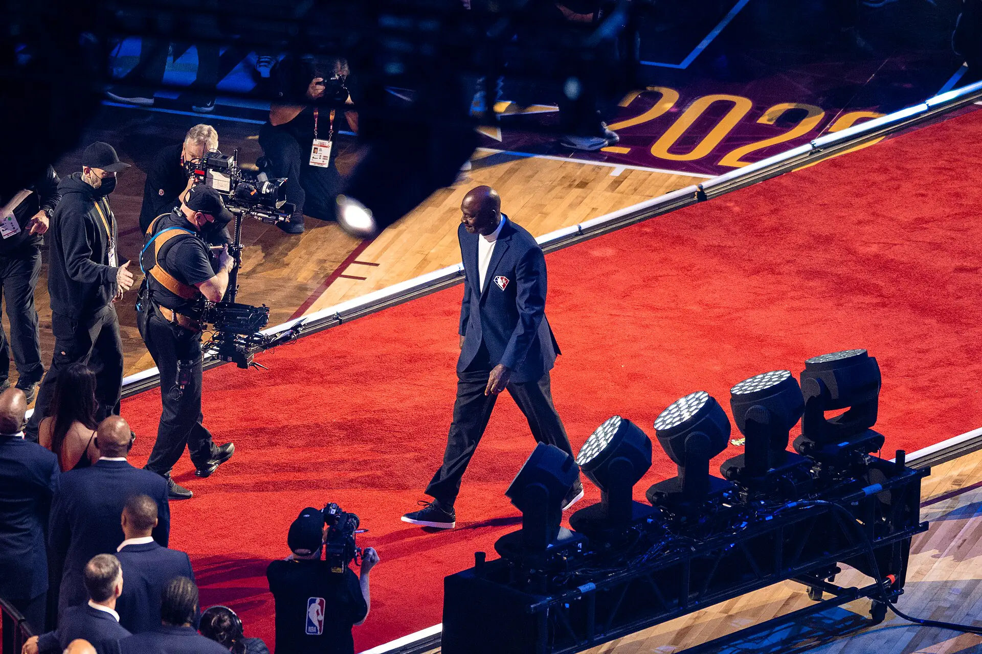 2022 年克里夫蘭明星賽 Michael Jordan 走過場邊紅毯，攝影 Erik Drost，CC BY 2.0